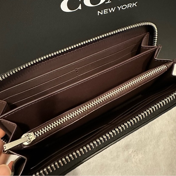 NWT! COACH Long Zip Around Wallet With Floral Print - Picture 3 of 3